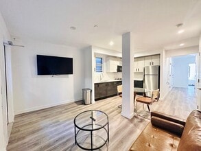 Furnished room/NOT APARTMENT, Unit 1L in Brooklyn, NY - Foto de edificio - Building Photo