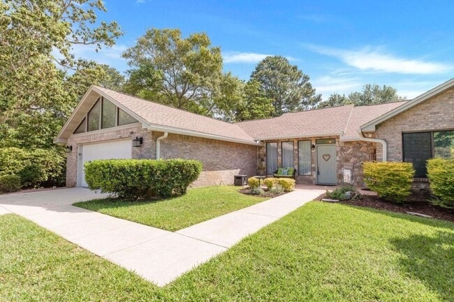 708 Turnberry Cove N in Niceville, FL - Building Photo - Building Photo