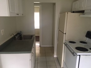 142 Xenia St SE, Unit 3 in Washington, DC - Building Photo - Building Photo