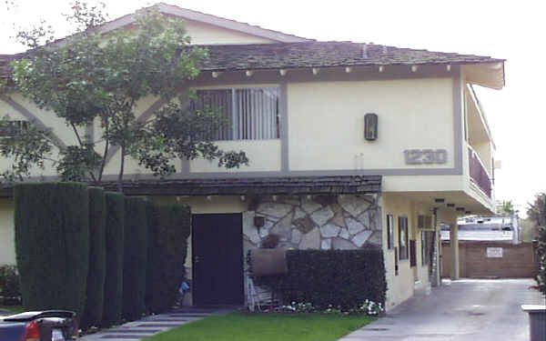 1230 Orange Grove Ave in Glendale, CA - Building Photo - Building Photo