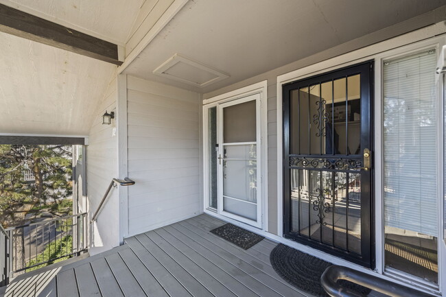 8100 W Quincy Ave, Unit B11 in Denver, CO - Building Photo - Building Photo
