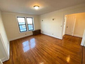 124 Parrott Pl in Brooklyn, NY - Building Photo - Building Photo