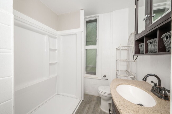 475 Riddle Rd, Unit 2B in Cincinnati, OH - Building Photo - Building Photo