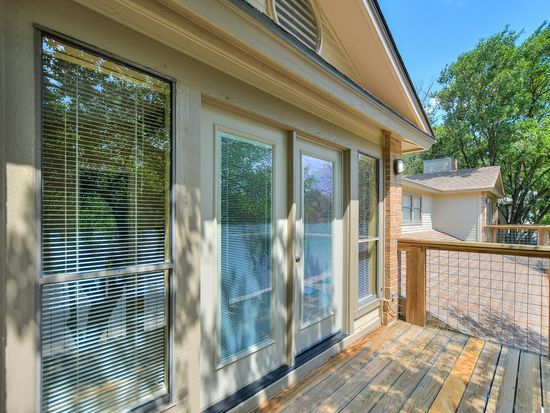 6611 Hart Ln in Austin, TX - Foto de edificio - Building Photo
