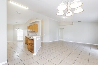 1236 Apopka Ln in Kissimmee, FL - Building Photo - Building Photo