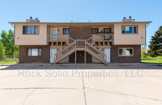property at 1825 Edgewater Ave