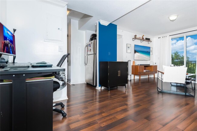 3500 Coral Wy in Miami, FL - Building Photo - Building Photo