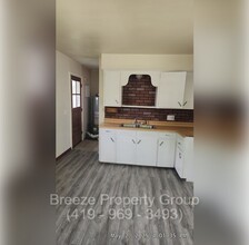 2074 Price St in Toledo, OH - Building Photo - Building Photo