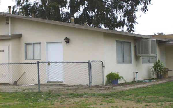 41850--41864 Acacia Ave in Hemet, CA - Building Photo - Building Photo