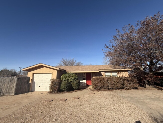 4608 39th St in Lubbock, TX - Foto de edificio - Building Photo
