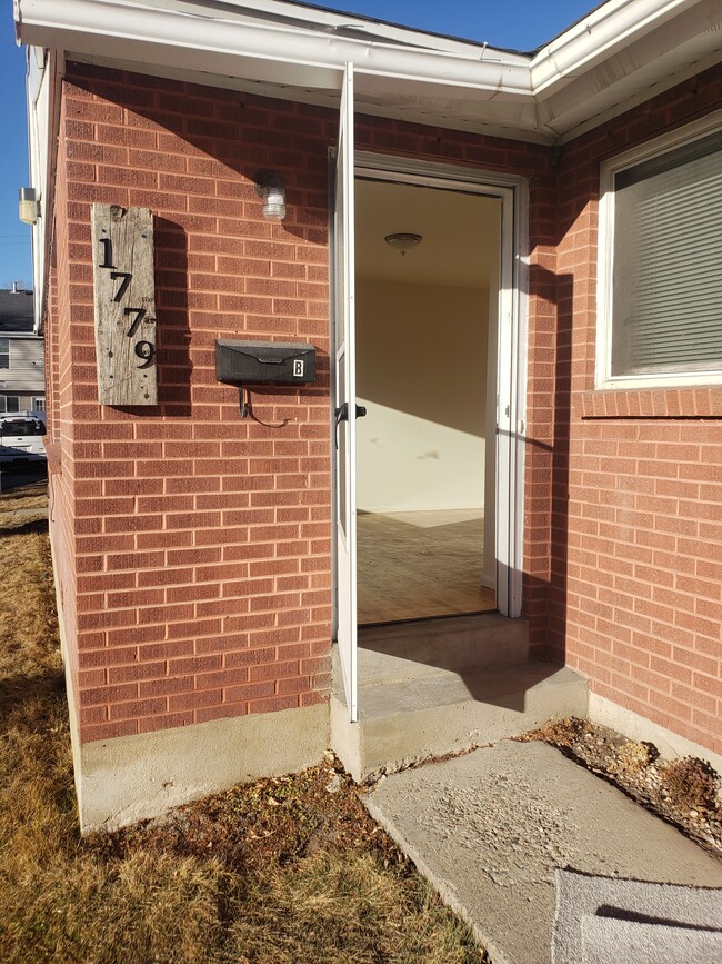 1779 E Osage Orange Ave, Unit B