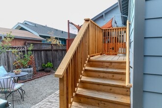 1009 Arlington Ave in Oakland, CA - Foto de edificio - Building Photo