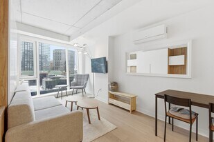 360 Rue Mayor in Montréal, QC - Building Photo