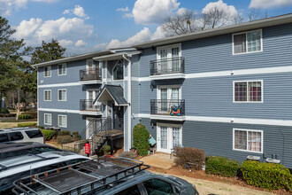 Spring Chase Apartments in Stone Mountain, GA - Building Photo - Building Photo