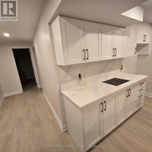 property at 129 Huntington Park Dr