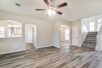 914 Chase Lock Dr in Bacliff, TX - Building Photo - Building Photo