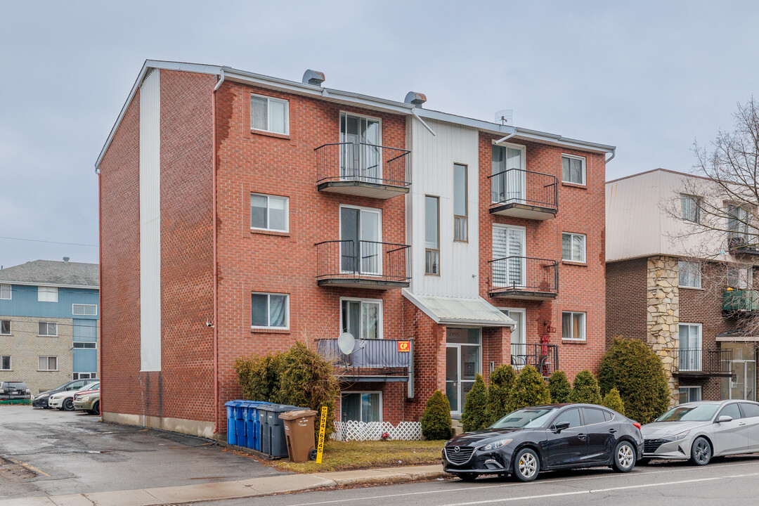 1995 Albert-Murphy Av in Laval, QC - Building Photo