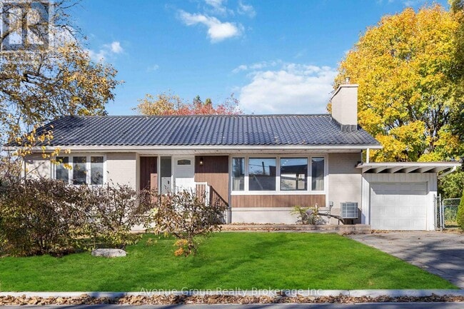 property at 10 Chipping Rd