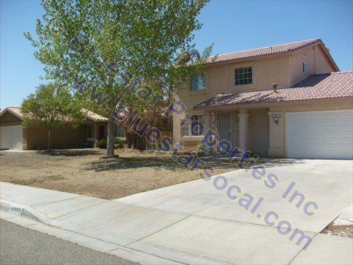 10840 Floral St in Adelanto, CA - Foto de edificio