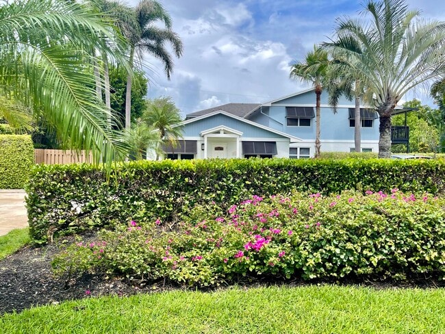 2110 Spanish Trail in Delray Beach, FL - Building Photo - Building Photo