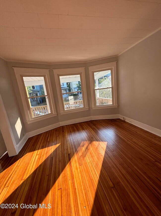23 Magnolia Terrace-Unit -1 in Albany, NY - Building Photo - Building Photo