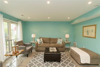 319 Swans Wharf Row in Newport, RI - Building Photo - Building Photo