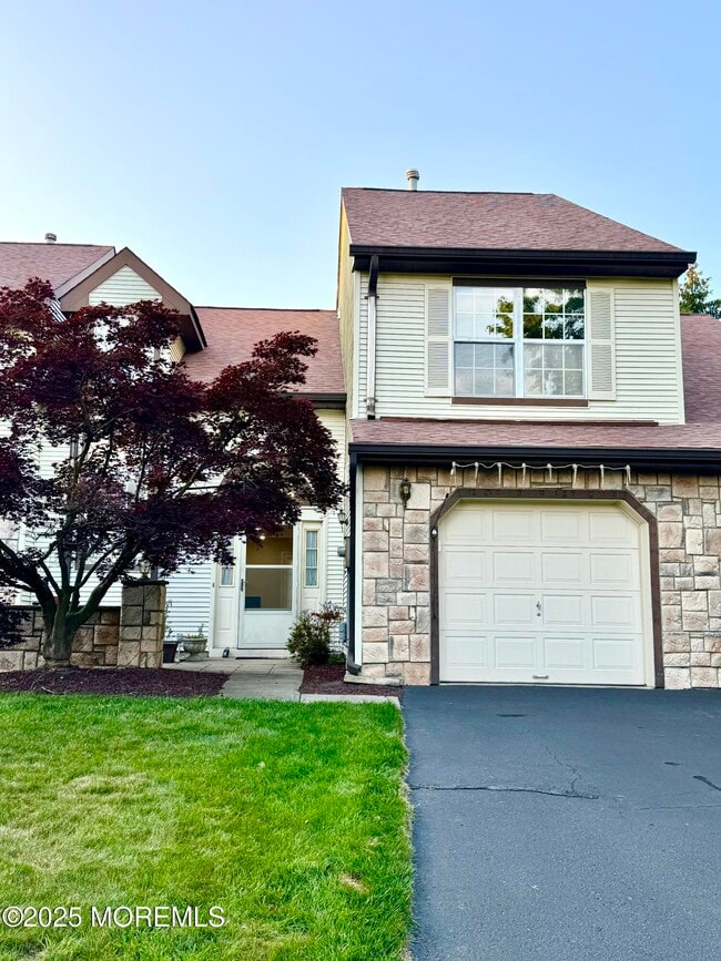 24 Hancock Ln in Englishtown, NJ - Building Photo - Building Photo