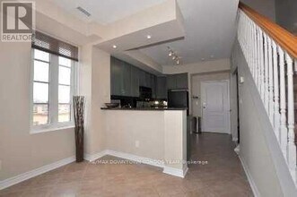 3531 Lake Shore Blvd W in Toronto, ON - Building Photo - Building Photo