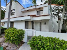 11525 Terra Bella Blvd in Plantation, FL - Foto de edificio - Building Photo