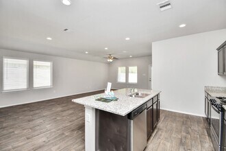 14222 W Rim Ln in Shenandoah, TX - Foto de edificio - Building Photo