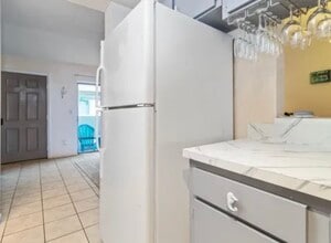 2925 Lichen Ln, Unit B in Clearwater, FL - Foto de edificio - Building Photo