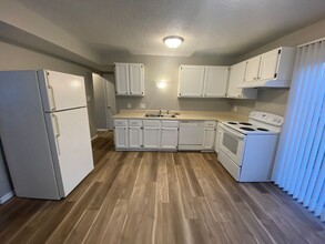 2120 E Caulder Ave in Des Moines, IA - Building Photo - Building Photo