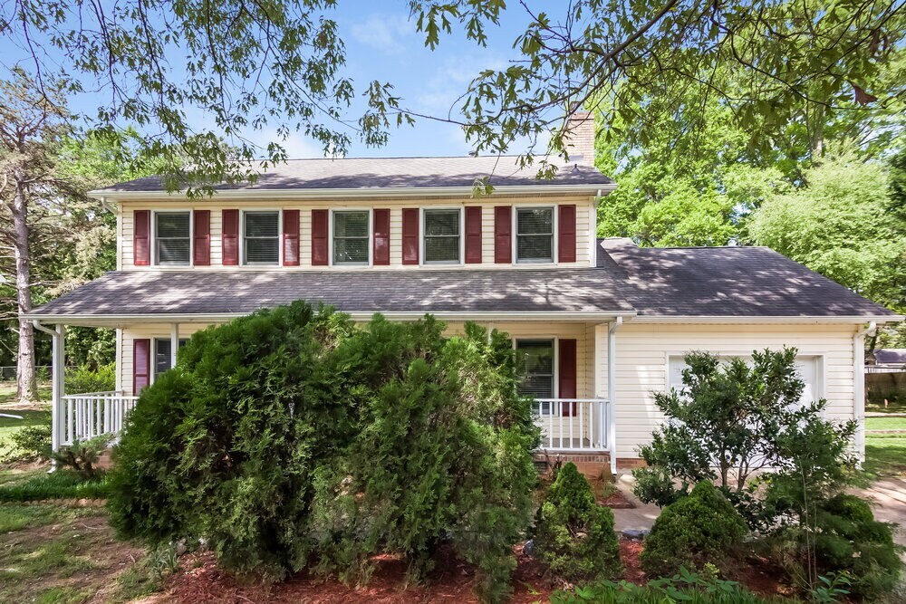 6335 Teaneck Pl in Charlotte, NC - Foto de edificio