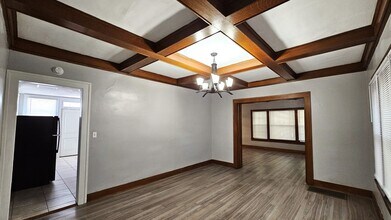 3325 Victor Pl-Unit -1 in Wichita, KS - Building Photo - Building Photo