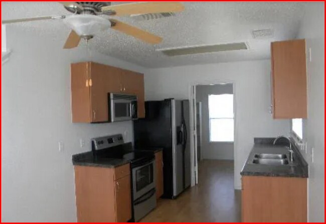 6106 Candletree in San Antonio, TX - Building Photo - Building Photo