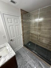 2110 NW 91st Ter in Pembroke Pines, FL - Foto de edificio - Building Photo