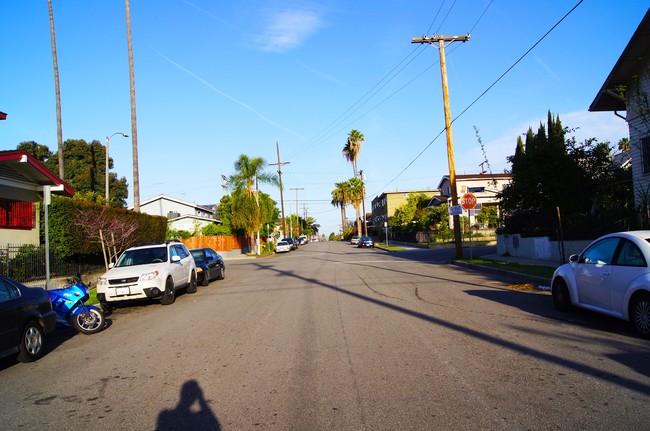 150 N Coronado St in Los Angeles, CA - Building Photo - Building Photo