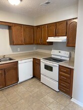 1046 E Huntington Cir in Olathe, KS - Building Photo - Building Photo