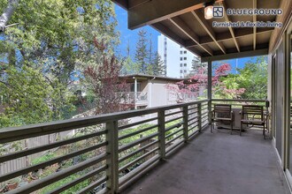 926 Webster St in Palo Alto, CA - Foto de edificio - Building Photo