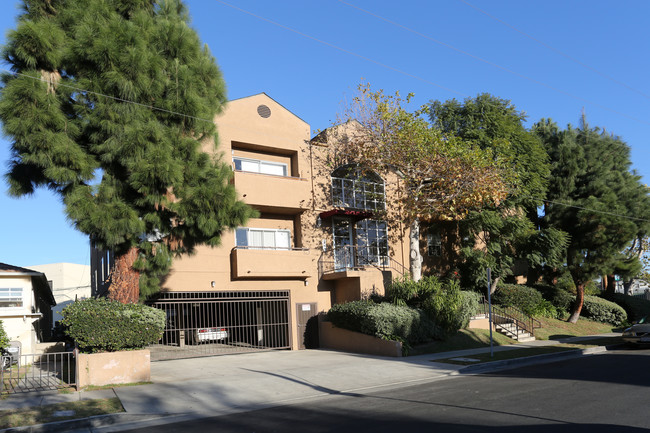 2436 Federal Ave in Los Angeles, CA - Building Photo - Primary Photo