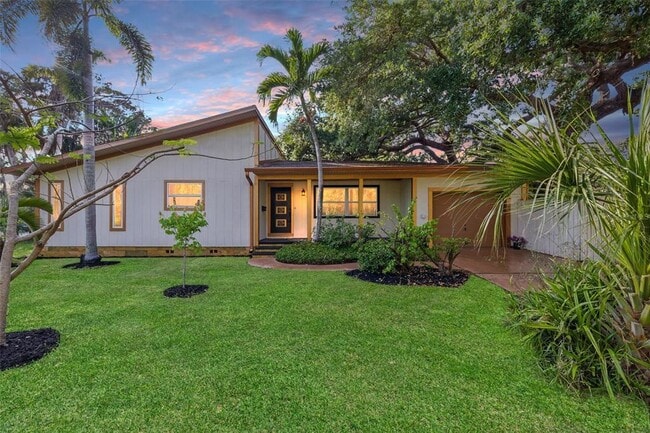 4926 Camellia Way S in St. Petersburg, FL - Building Photo - Building Photo