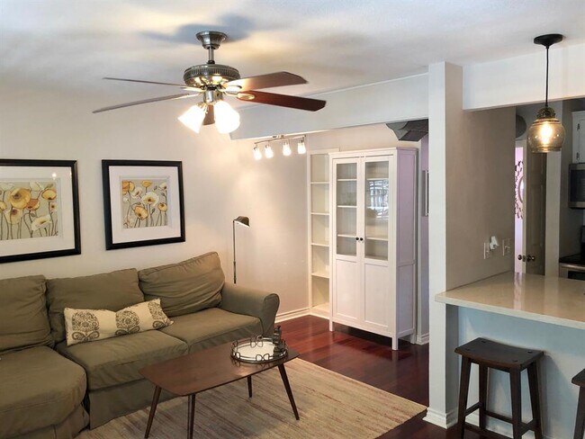 property at 1510 W 6th St