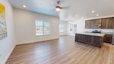 3352 W Sanctuary Ct in Salt Lake City, UT - Building Photo - Building Photo
