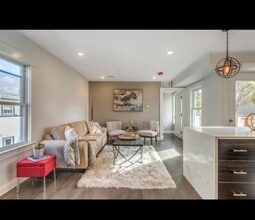 18 Rush St, Unit 2A in Somerville, MA - Foto de edificio - Building Photo