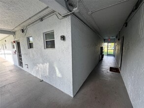 7561 NW 16th St in Plantation, FL - Building Photo - Building Photo