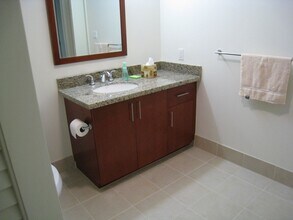 909 Kapiolani Blvd, Unit 909 Kapiolani #2708 in Honolulu, HI - Foto de edificio - Building Photo