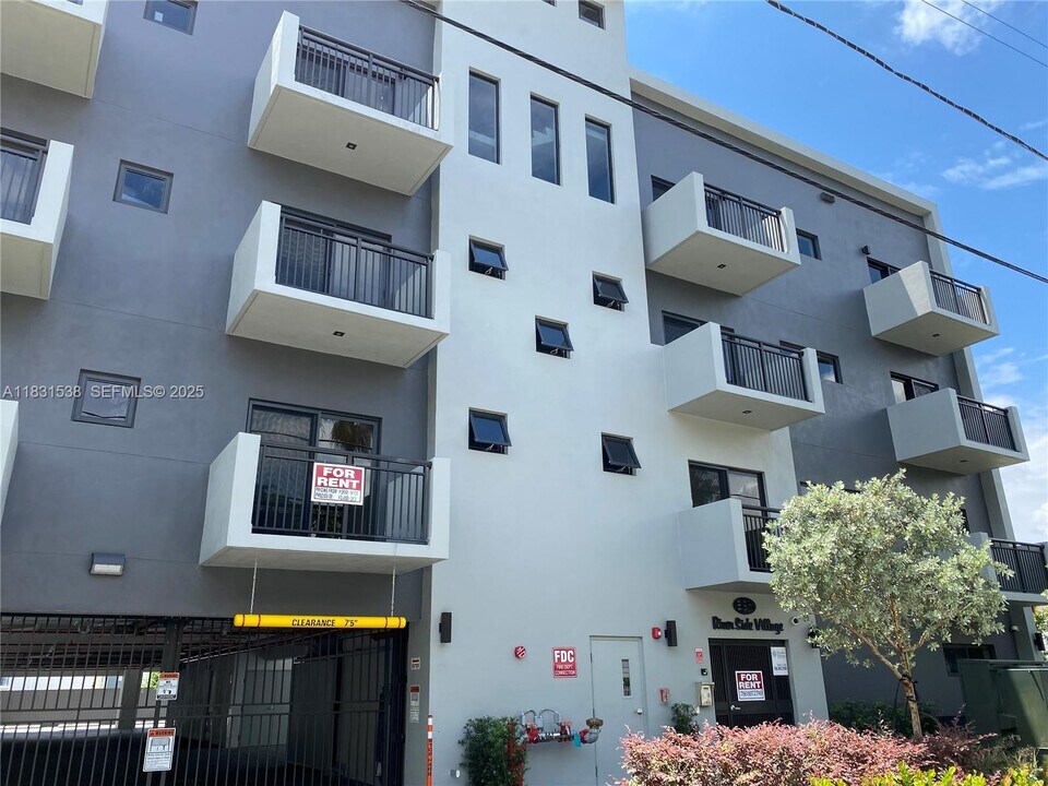 836 SW 2nd St in Miami, FL - Building Photo