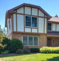 2920 Nassau Dr in Brookfield, WI - Building Photo