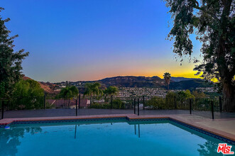 24362 Park Granada in Calabasas, CA - Building Photo - Building Photo