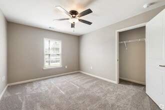 McKelvey Ridge in Maryland Heights, MO - Building Photo - Building Photo